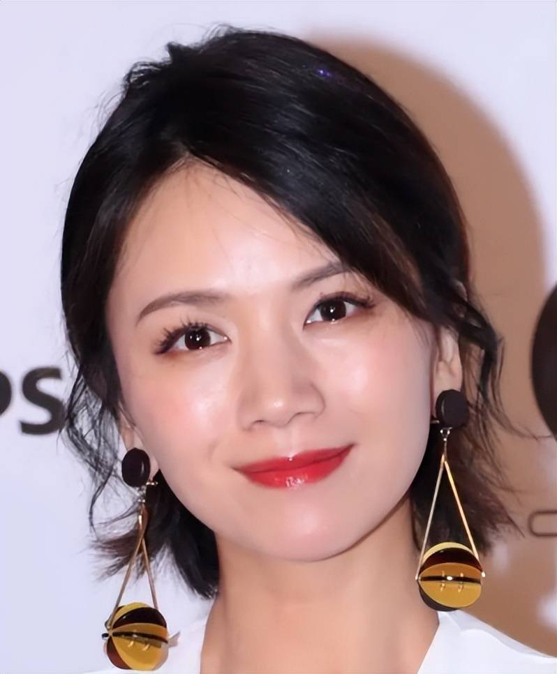 今独自抚养孩子的曹曦文活成人生赢家冰球突破平台曾情断陈思诚嫁给富商如(图19)