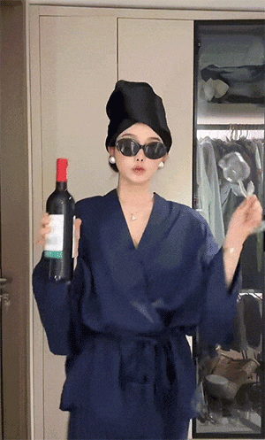 干好?10分钟轻松养成女明星「绸缎发」冰球突破游戏网站洗完头自然风干还是吹(图1) 干好?10分钟轻松养成女明星「绸缎发」冰球突破游戏网站洗完头自然风干还是吹(图1)